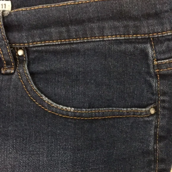 Womanβs Roxy shorts. Size 11 - Picture 5 of 6